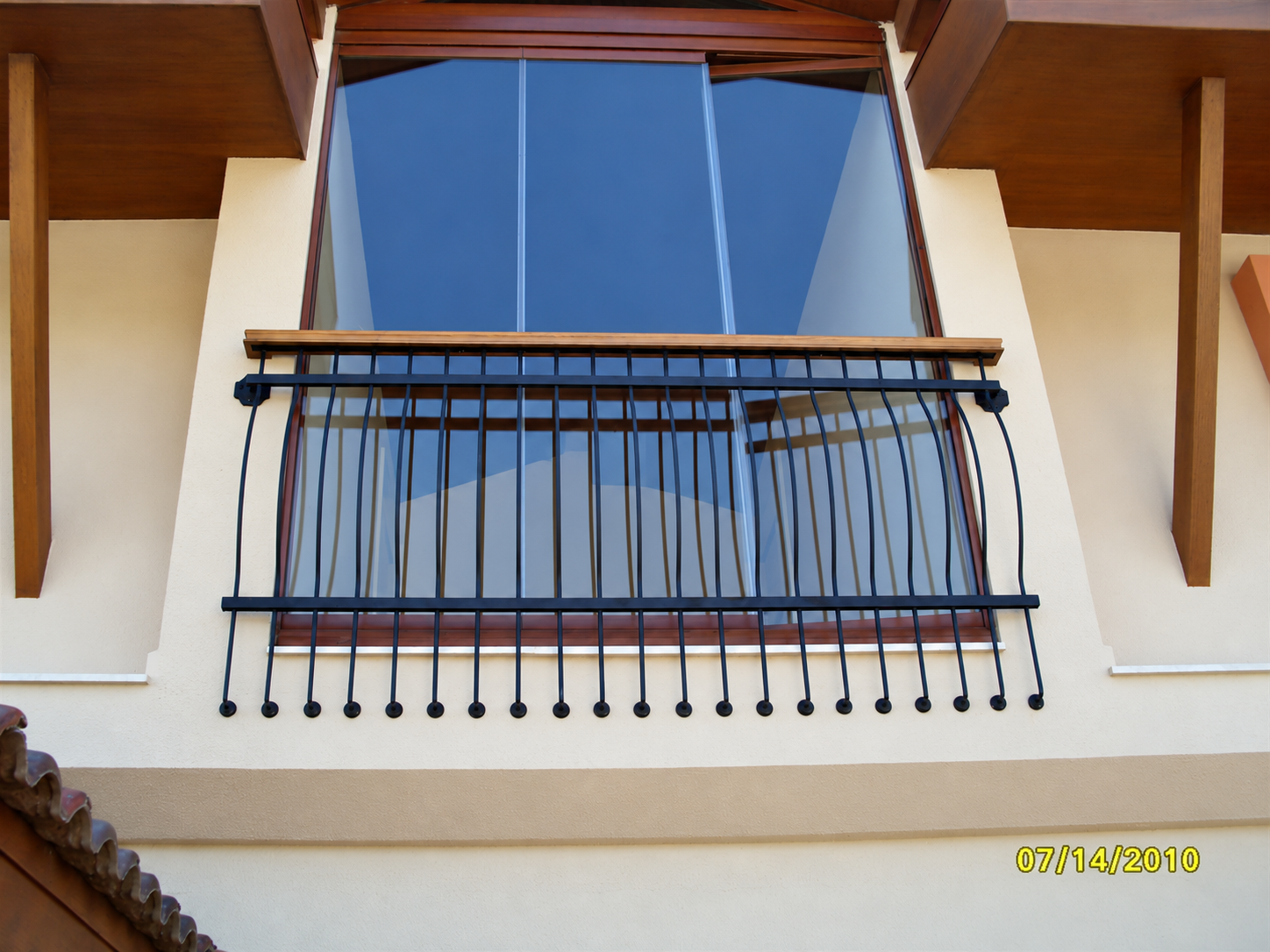 Klasik motifli ferforje balkon korkuluk modeli